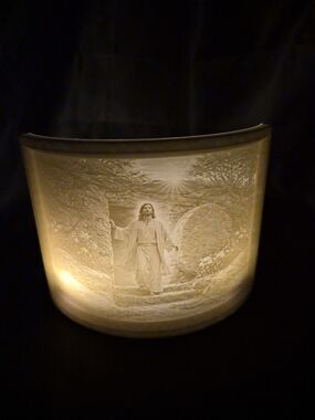 Religious Votive with Jesus Resurrection Image - Warm White Glow